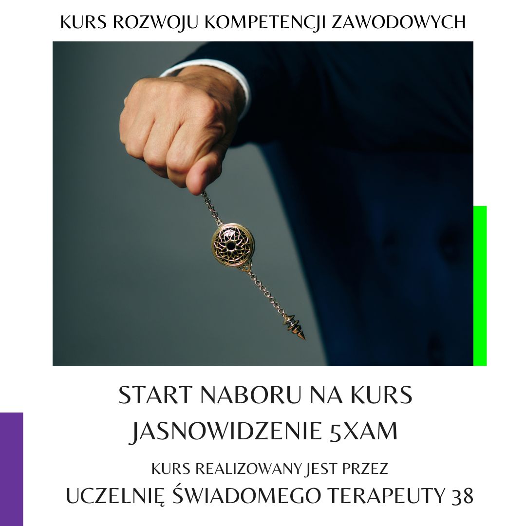 męska dłoń w garniturze trzyma wahadło z zaproszeniem do udziału w rekrutacji na kurs jasnowidzenie 5xAM